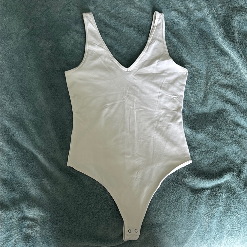 Abercrombie & Fitch White Bodysuit V-Neck Minimalist Design